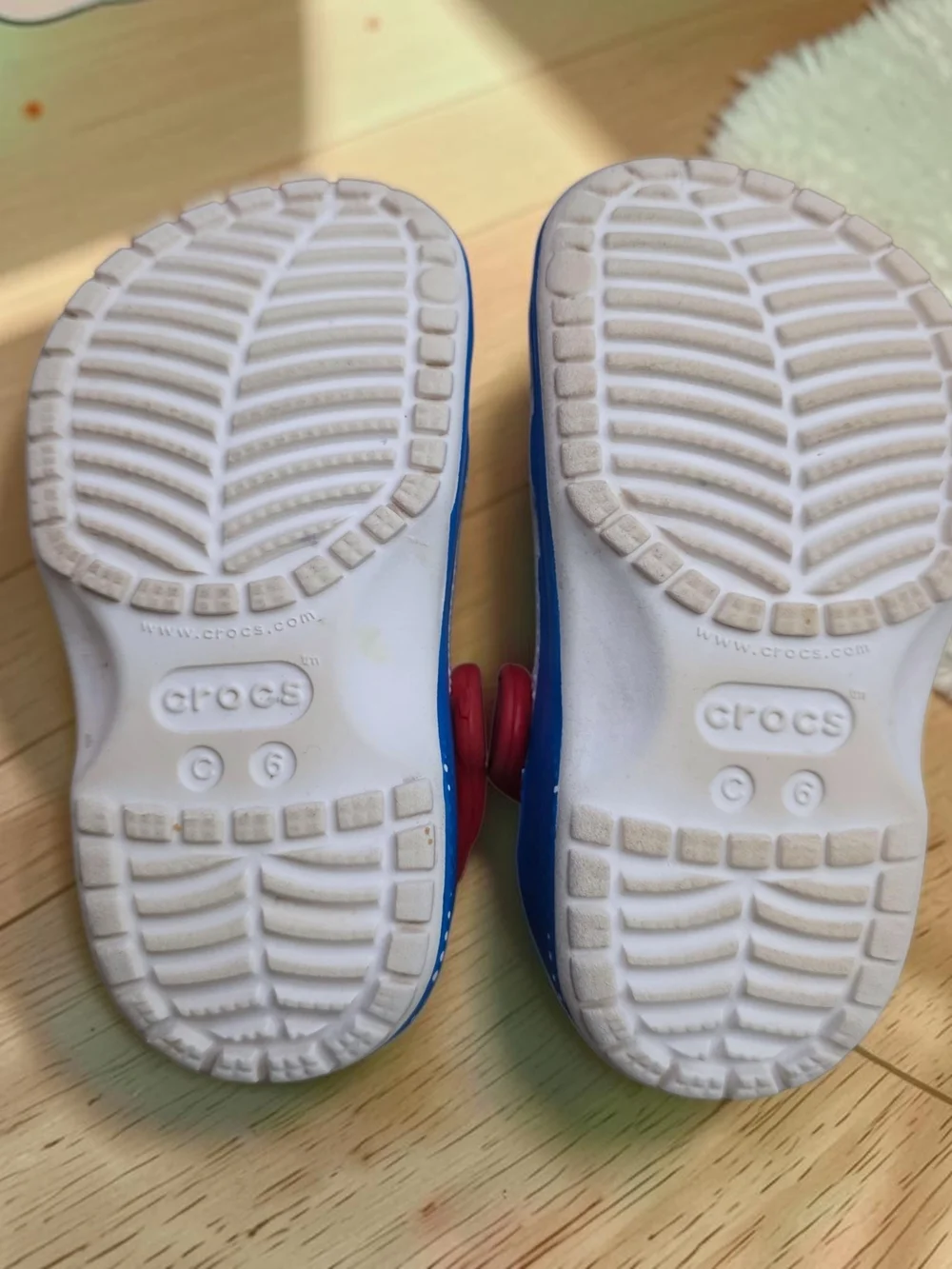 CROCS HELLO KITTY Toddler SIZE C6 White Red Blue